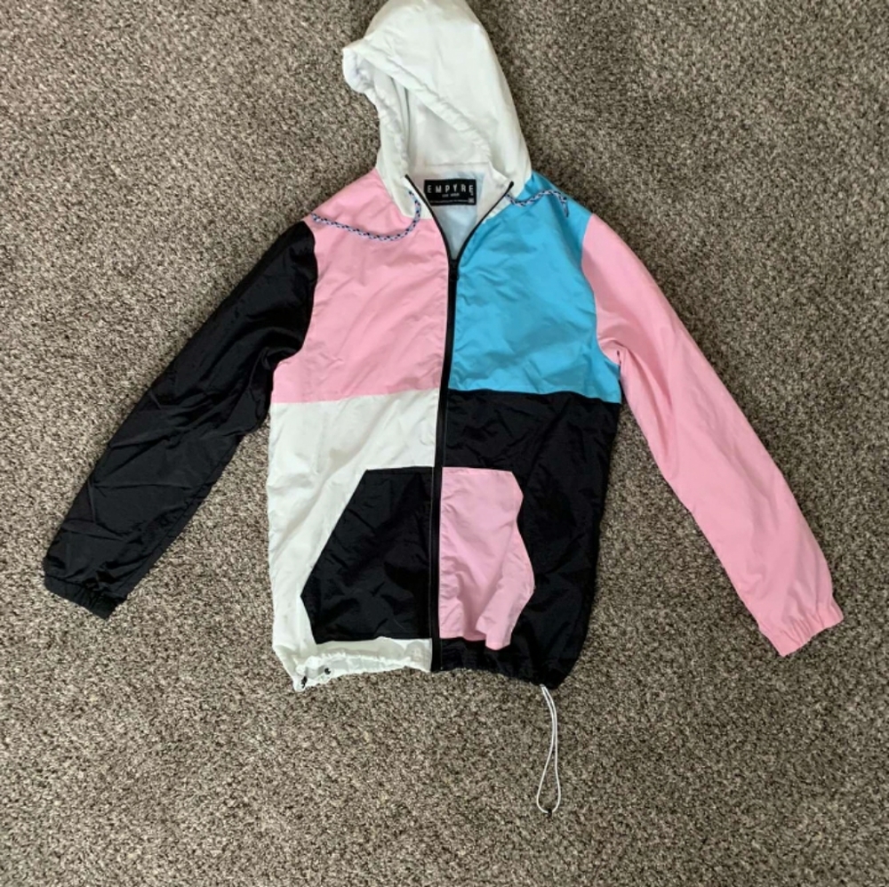 Empyre medium zip up wind breaker